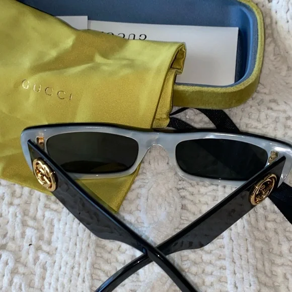 Gucci Black Sunglasses - Picture 2 of 5